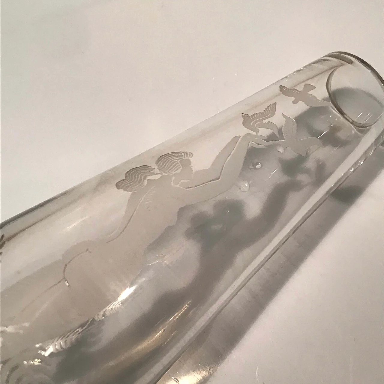 Vaso con figura di donna incisa, anni '50 1079987