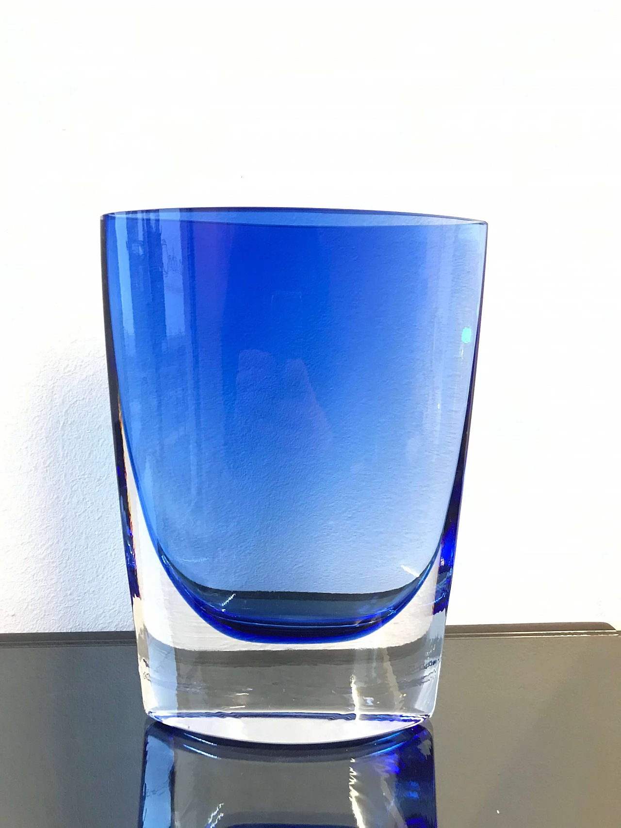 Blue submerged glass vase, Gunnar Ander for Lindshammar 1079998