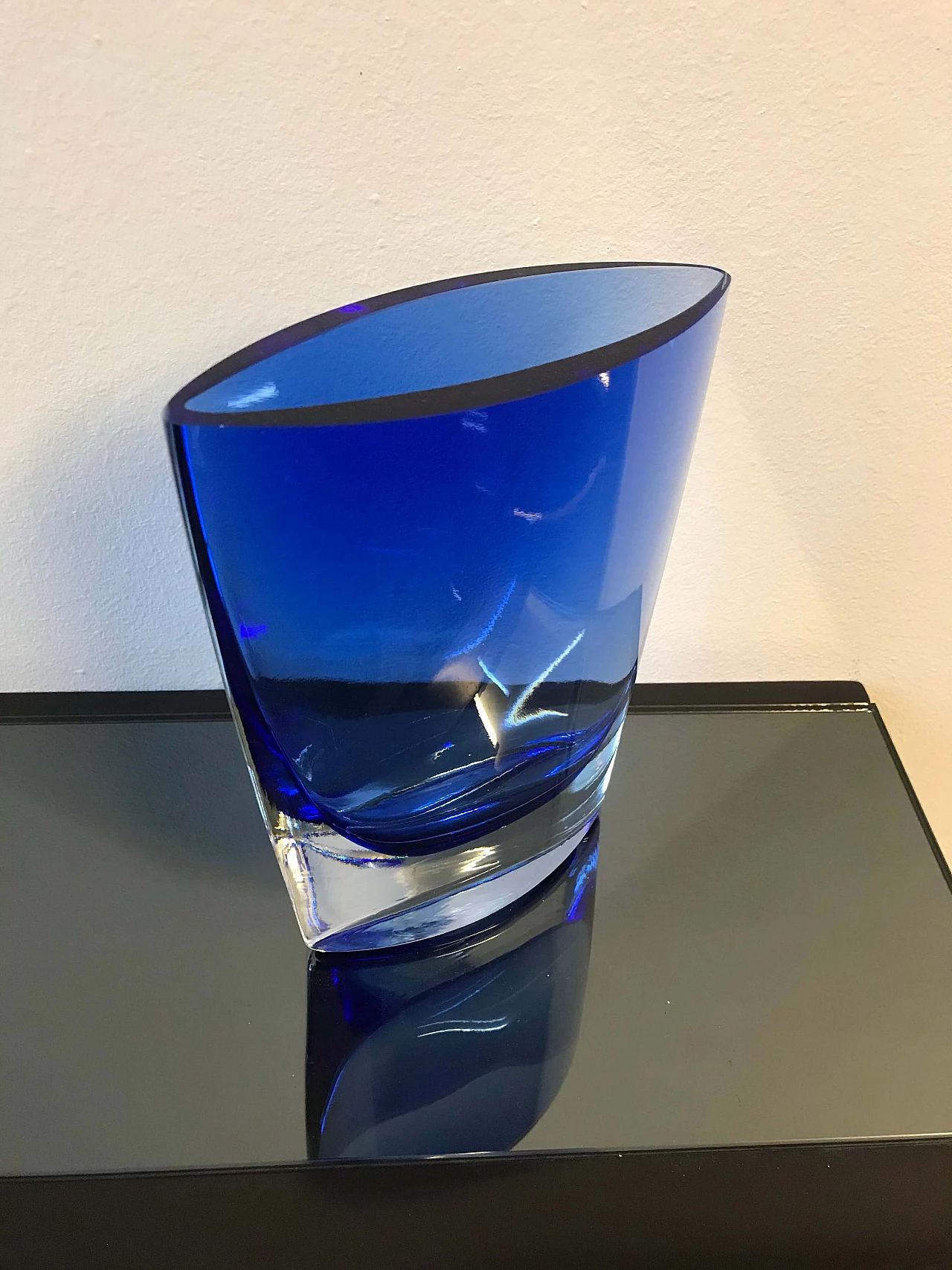 Blue submerged glass vase, Gunnar Ander for Lindshammar 1080000