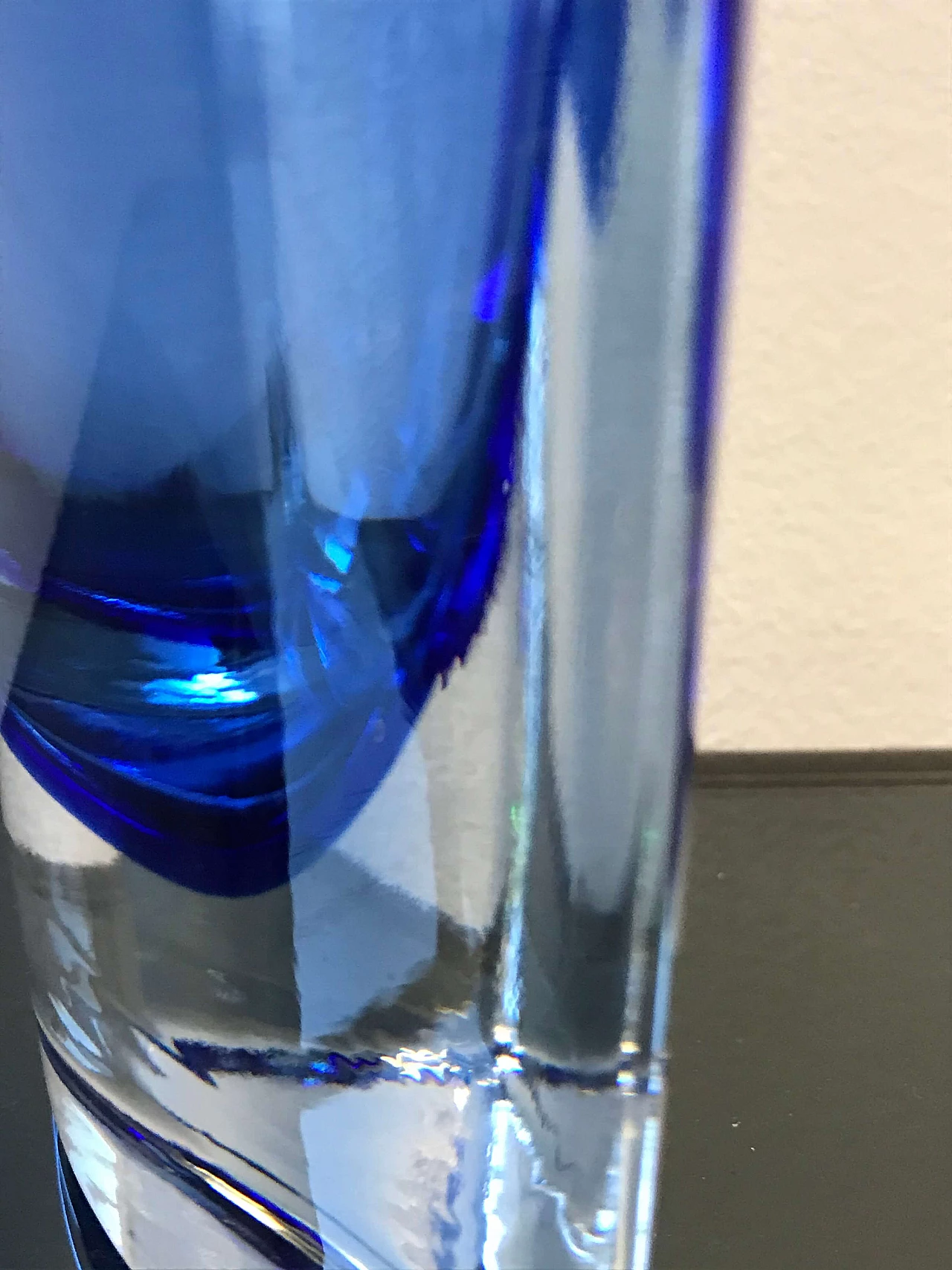 Blue submerged glass vase, Gunnar Ander for Lindshammar 1080001