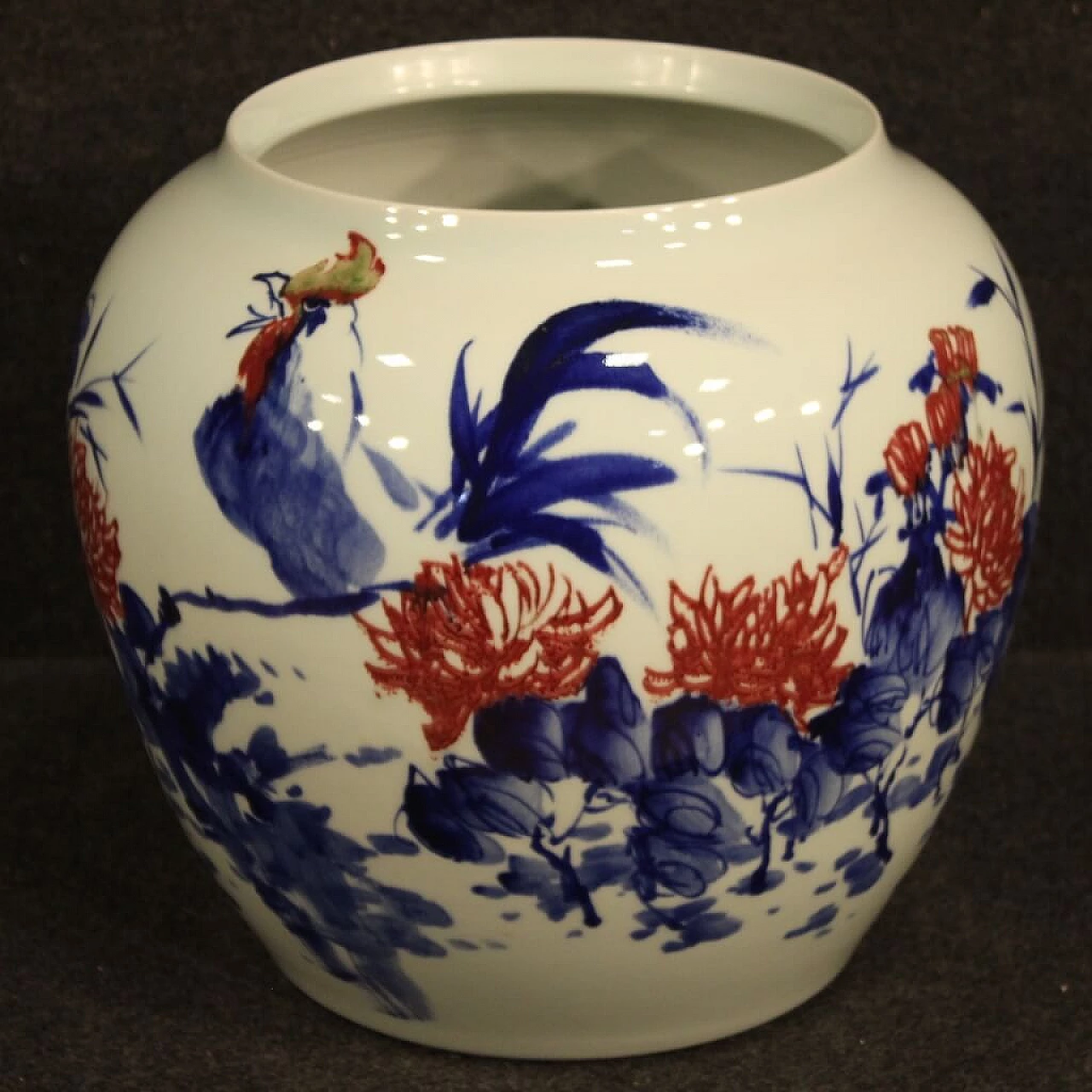 Chinese painted ceramic vase, Jingdezhen 1080126