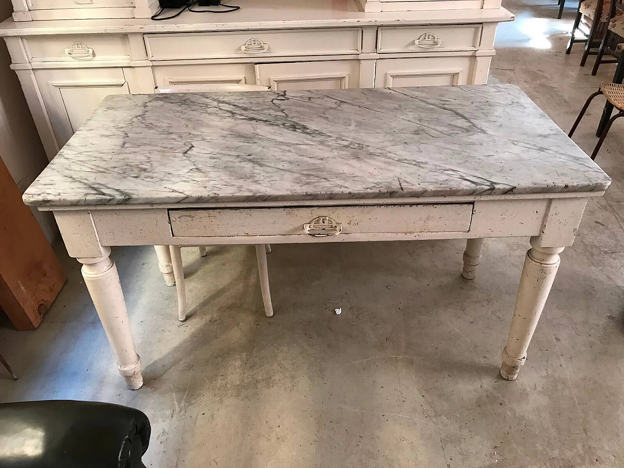 Tavolo da cucina bianco con 4 sedie anni '40 2