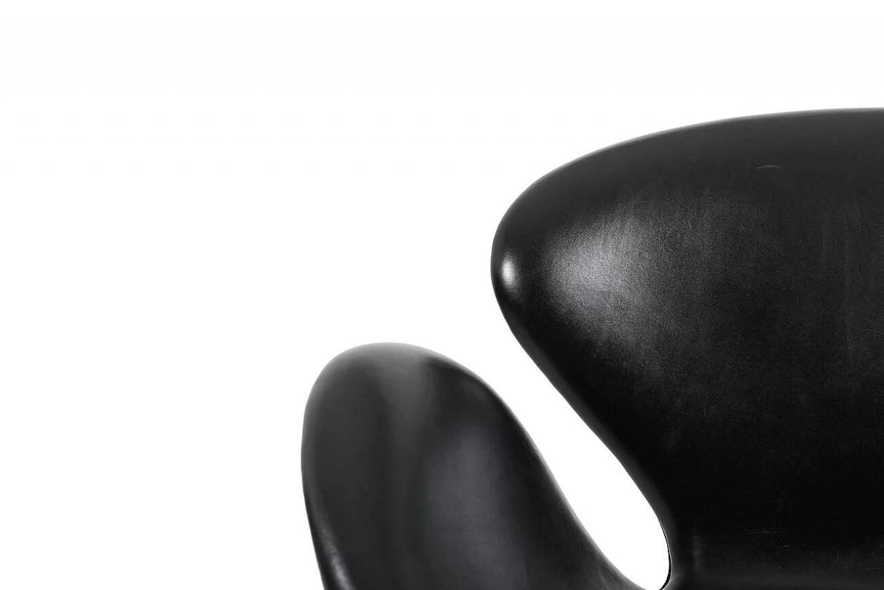 Coppia di Swan Chairs di Arne Jacobsen per Fritz Hansen, restaurate, 1963 1080356