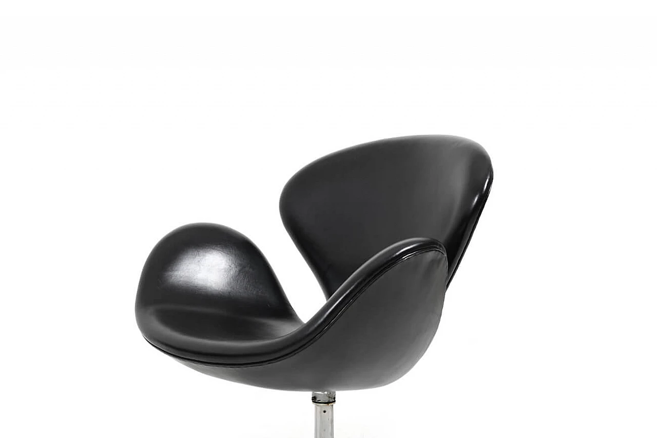 Coppia di Swan Chairs di Arne Jacobsen per Fritz Hansen, restaurate, 1963 1080359