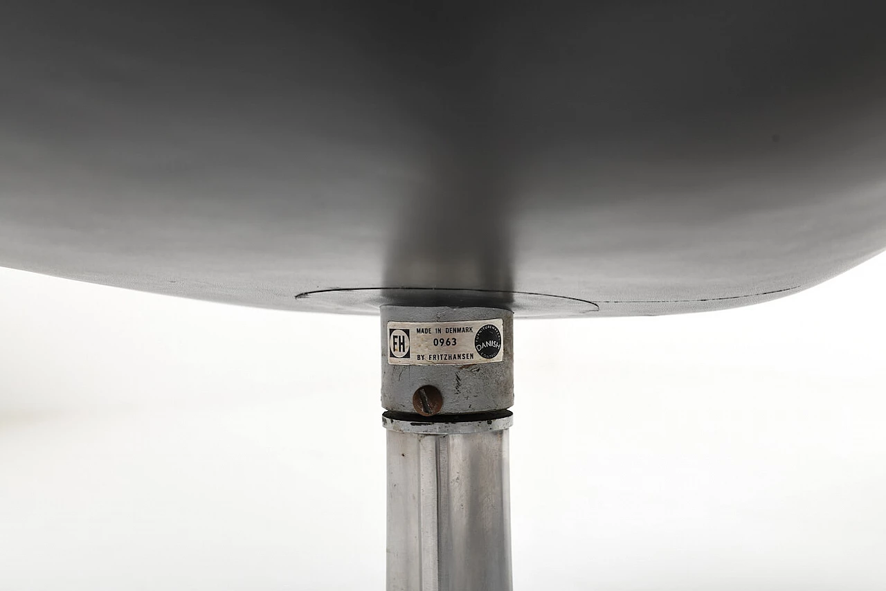 Coppia di Swan Chairs di Arne Jacobsen per Fritz Hansen, restaurate, 1963 1080364