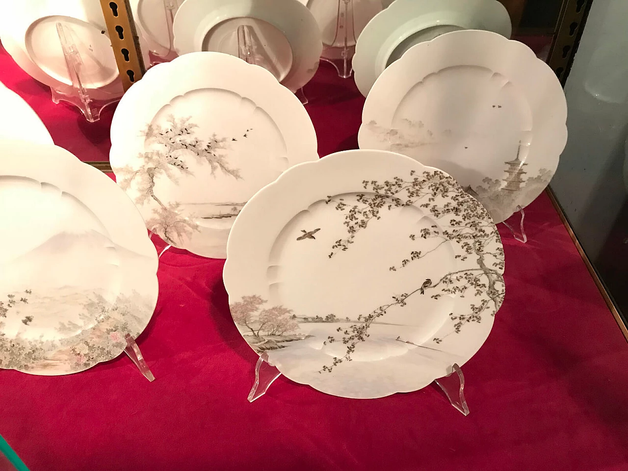 Set di 12 piatti in porcellana giapponesi, seconda metà '800 3