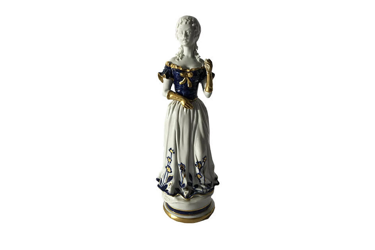 Girl sculpture in porcelain Capodimonte 1