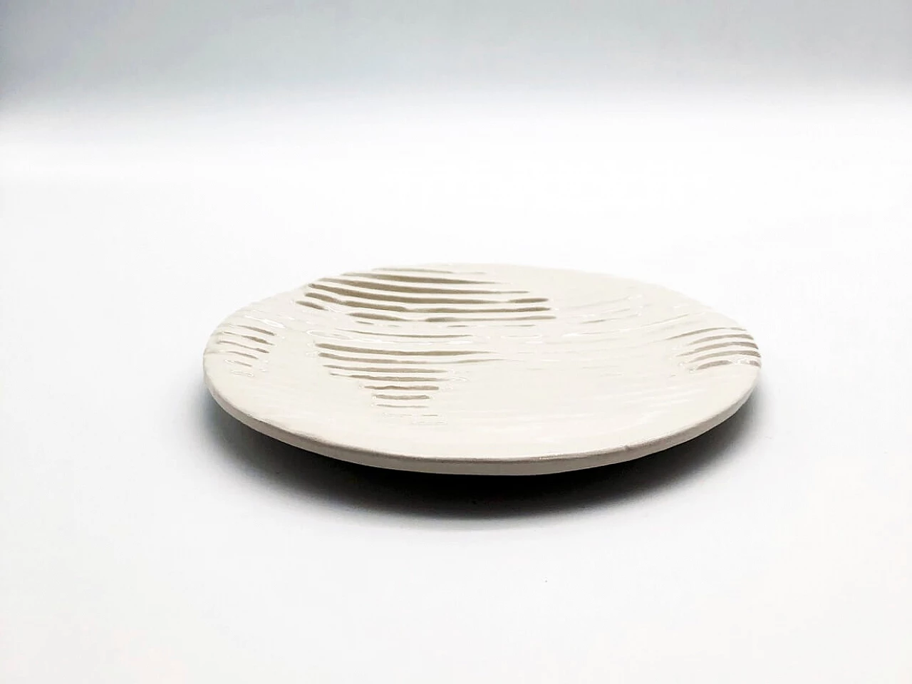 Piattino in ceramica smaltata bianca, produzione OVO 1082032