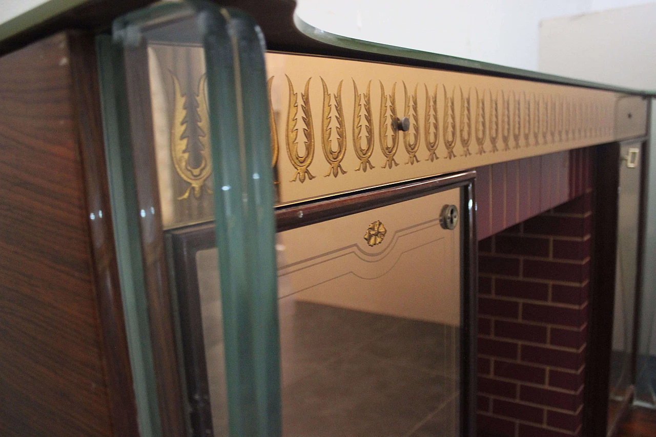 Bar cabinet in the form of a fireplace in rosewood and glass attributed to Fontana Arte, 1950s 1083466