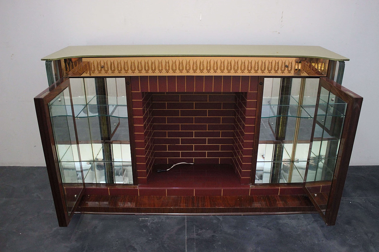 Mobile bar a forma di caminetto in palissandro e vetro attribuito a Fontana Arte, anni '50 1083468