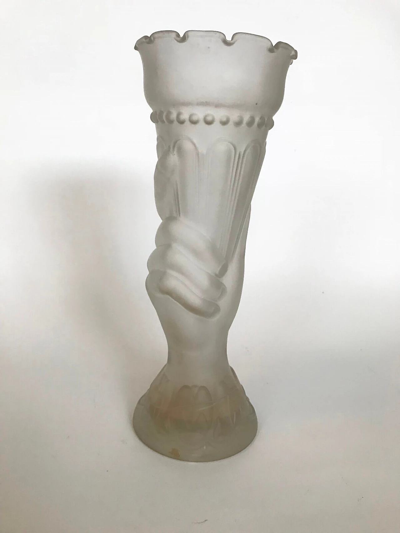 Vaso mano con cornucopia 2