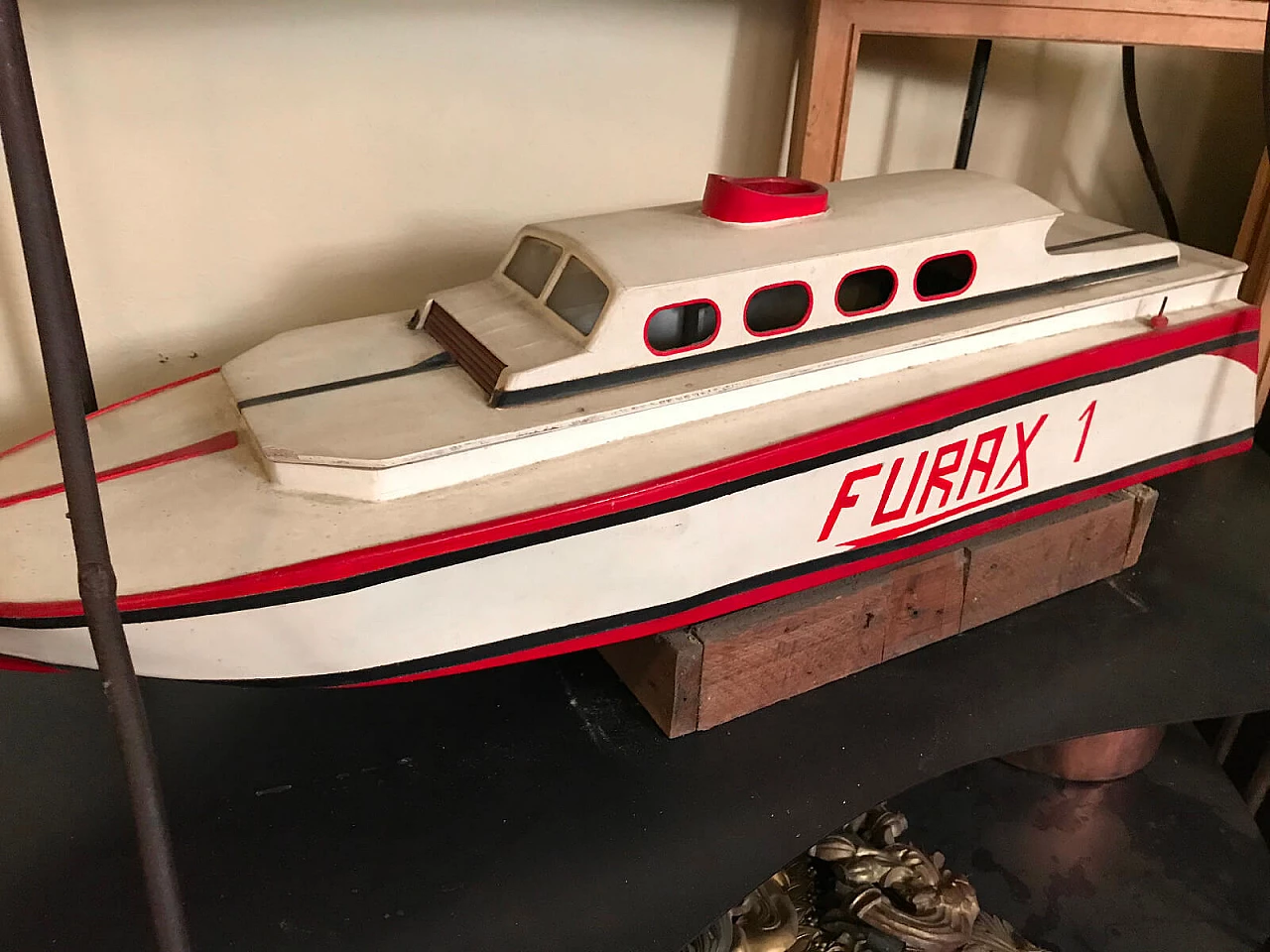 Wooden model boat Furax 1 4