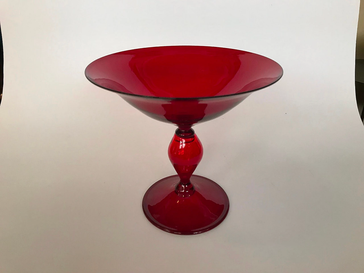 Red glass bowl '30s 2