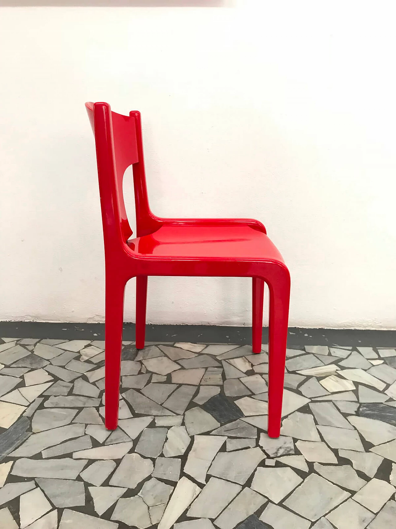 4 red lacquered chairs, 60's 1045913