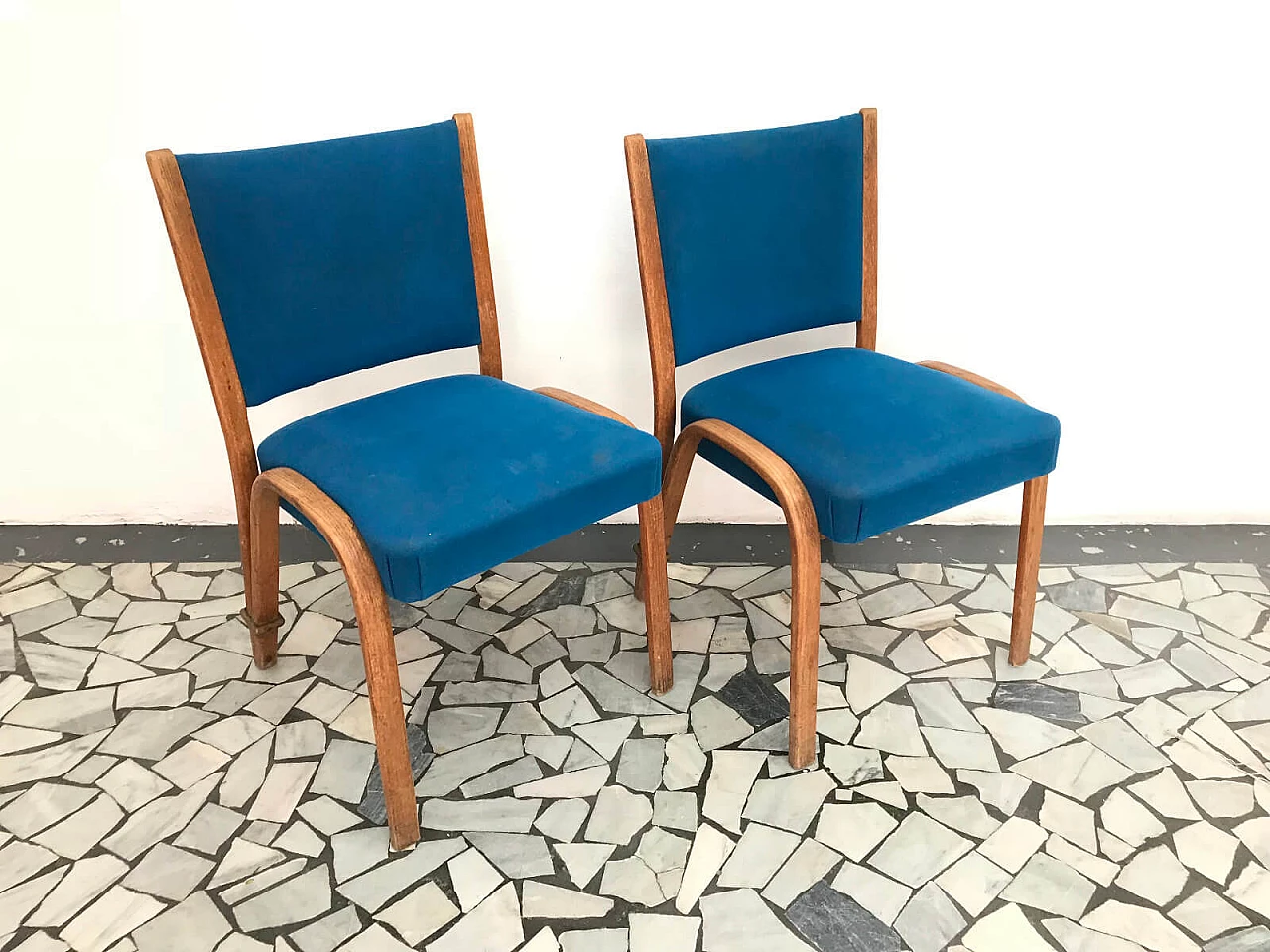 Pair of Bow-Wood chairs with original upholstery 1045915