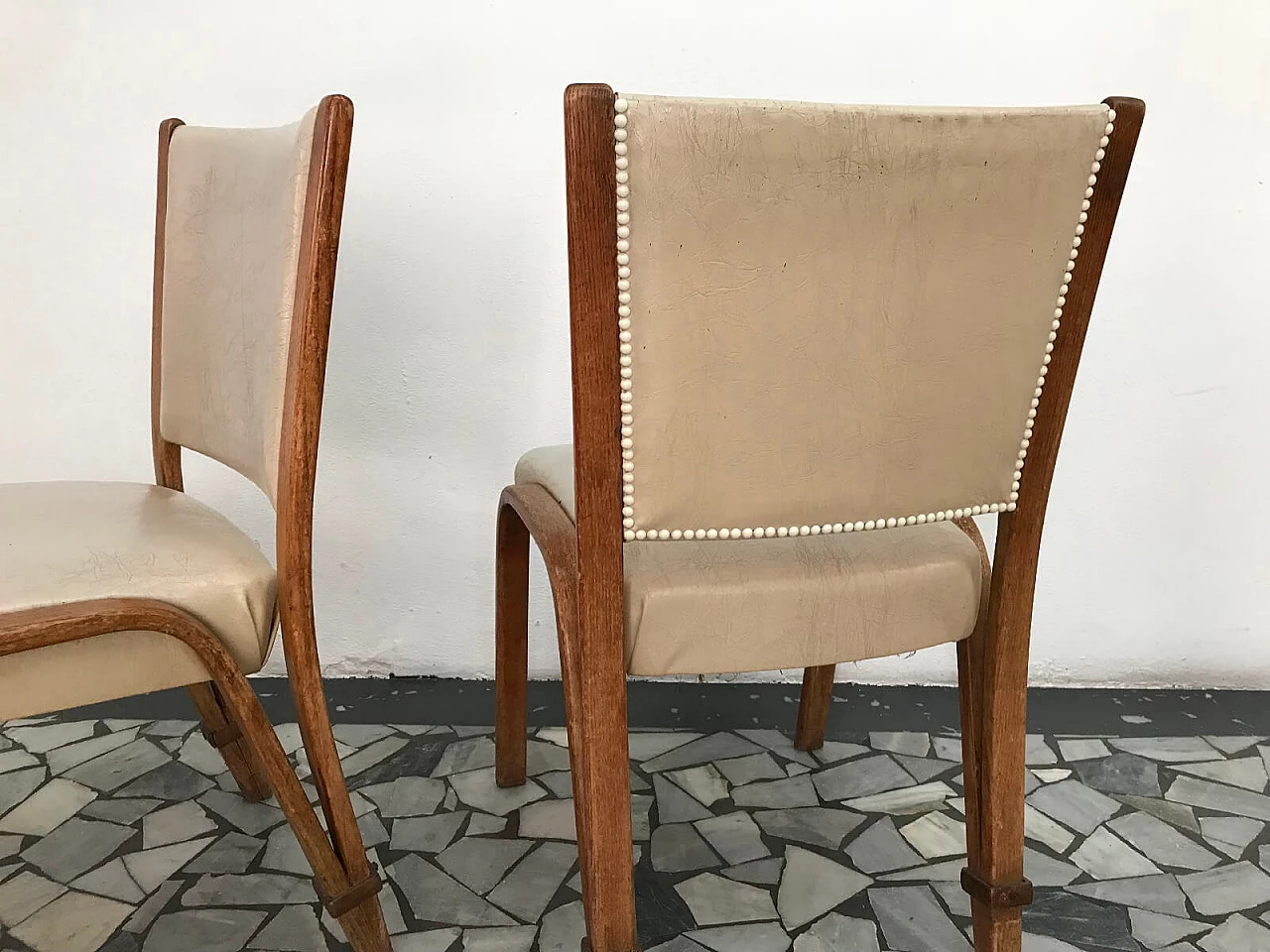 4 cream chairs, Bow-wood. 4