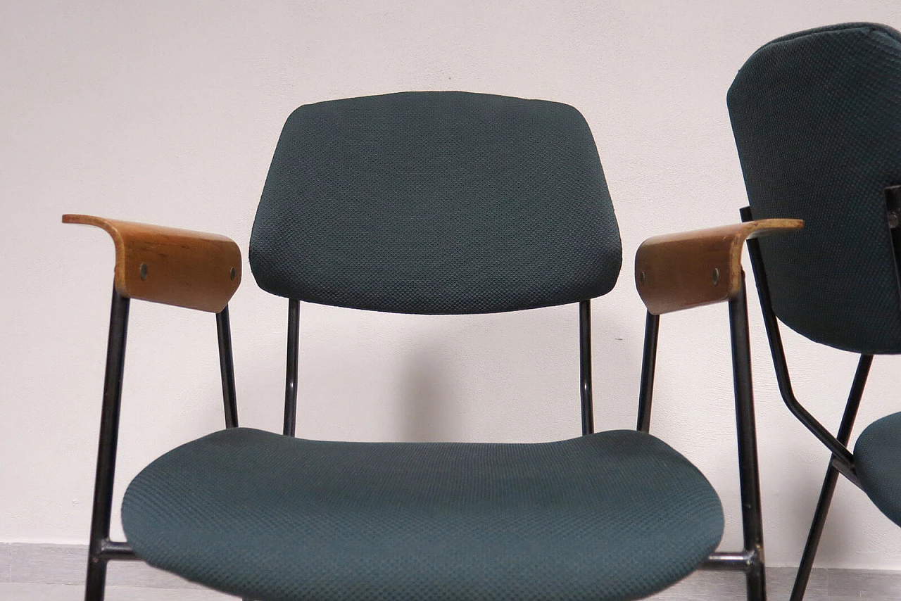 Coppia di poltroncine verdi con braccioli in legno, anni '50 3