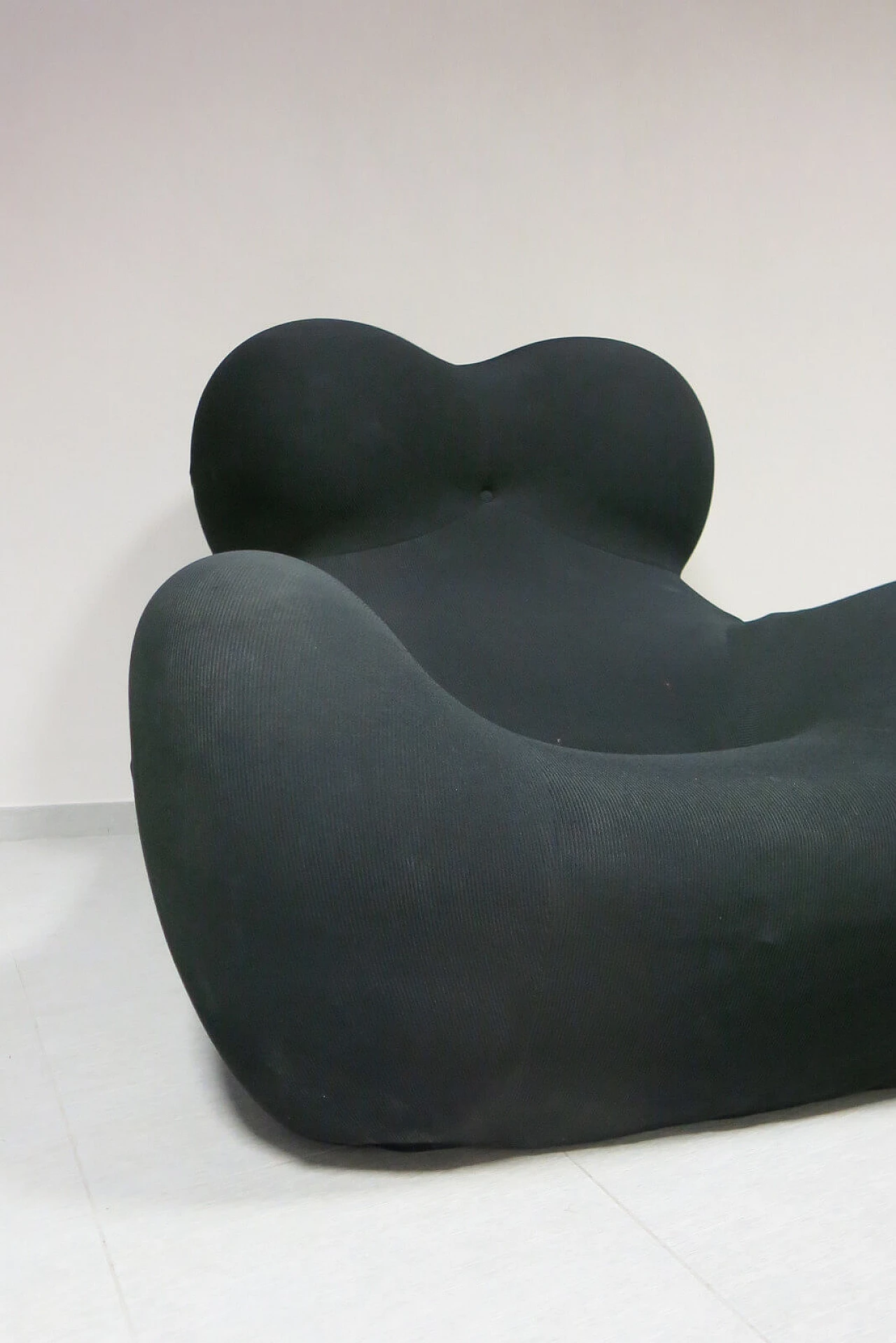 Black "Up5" armchair and "UP2" pouf by Gaetano Pesce for C&B 4