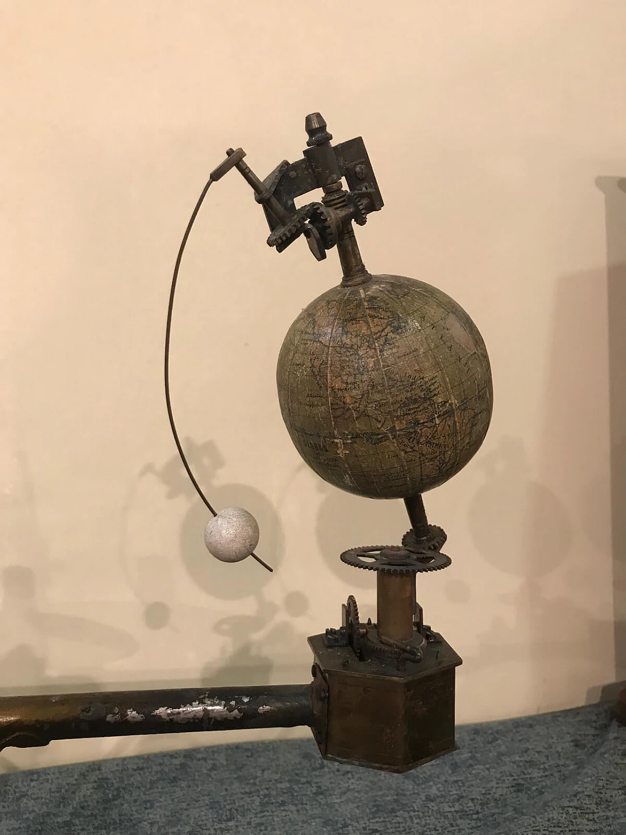 Mechanical tellurium, with earth and moon, late 19th century 1051572