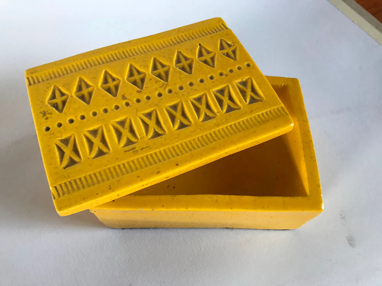 Set posacereni e scatola giallo limone per Rymor 4