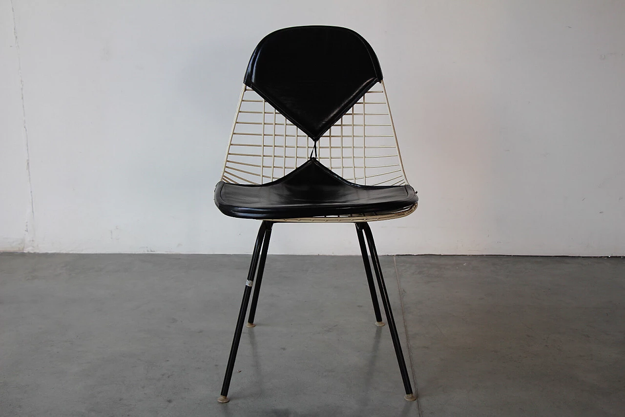 4 black chairs "Wire" or "Bikini" by C.R. Eames for H. Miller, 50s 6