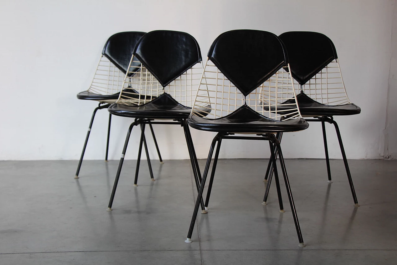4 black chairs "Wire" or "Bikini" by C.R. Eames for H. Miller, 50s 3