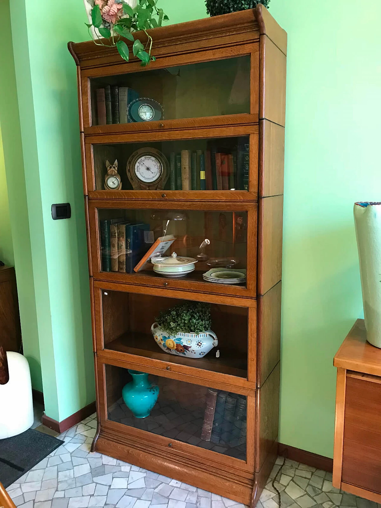 Libreria inglese Thompson in rovere e con vetri a scomparsa 1052391