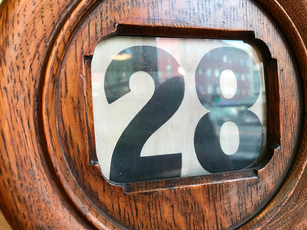 Calendario perpetuo inglese entro cornice in rovere 5