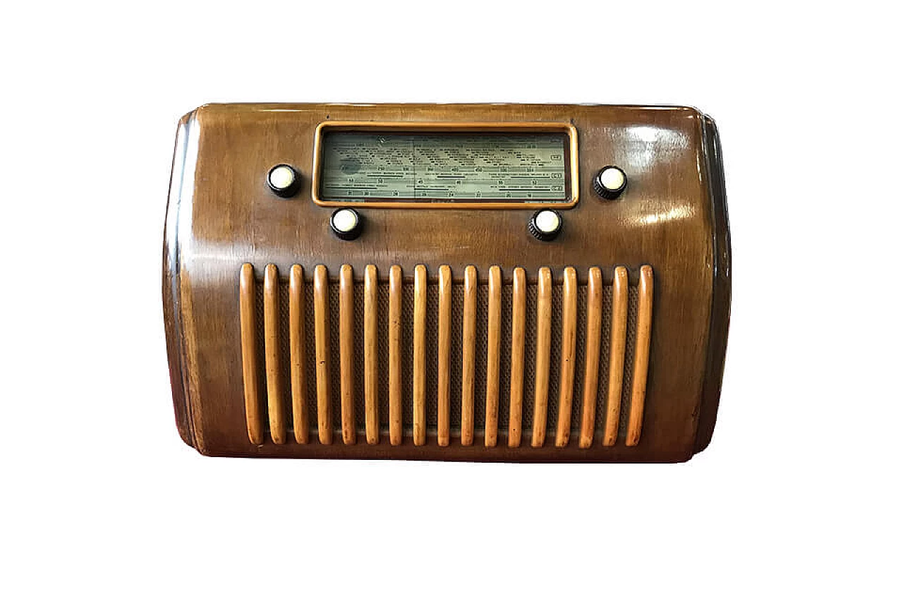 Radio modello 9A95 della casa italiana Radiomarelli 1