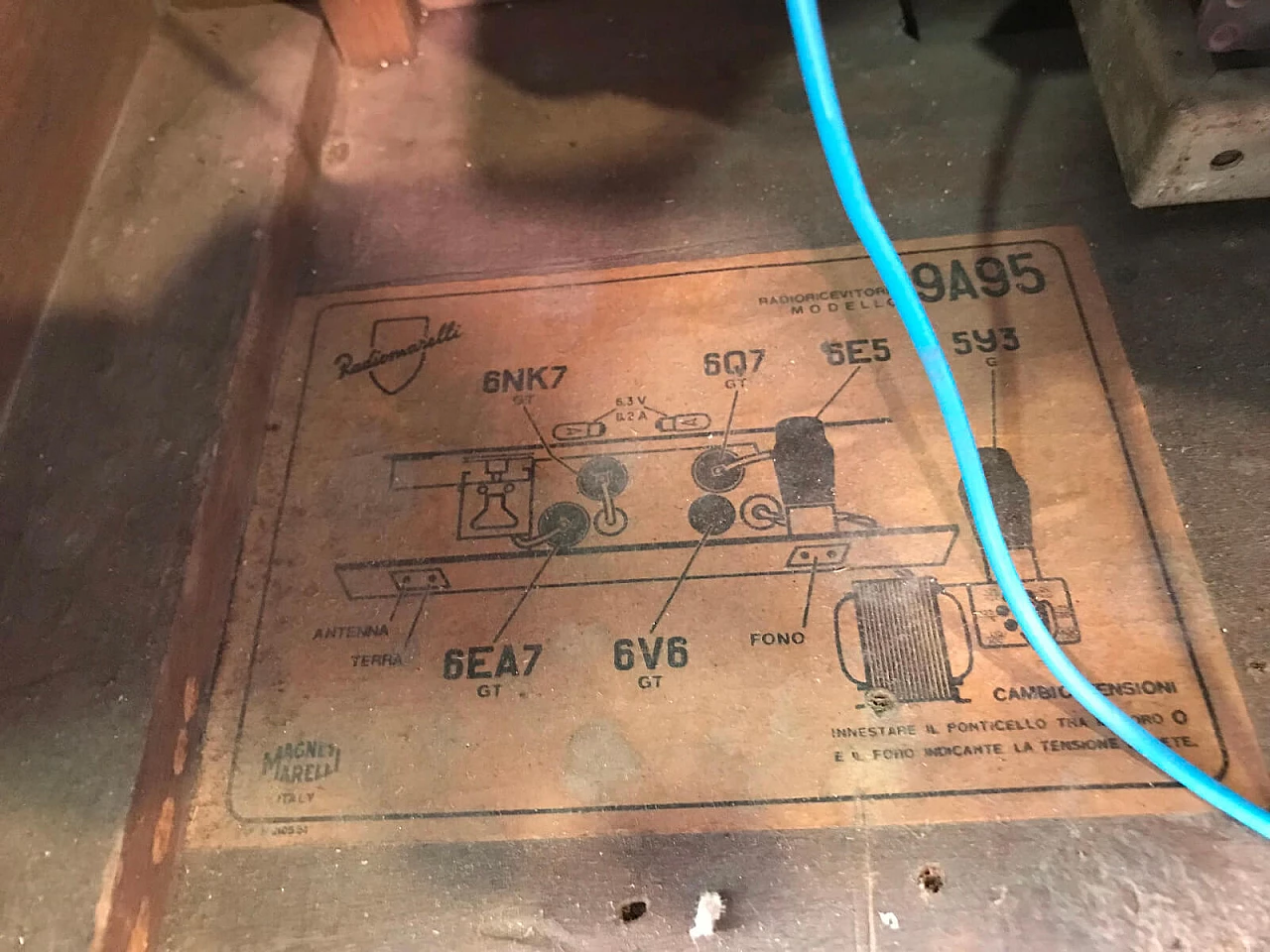 Radio model 9A95 of the Italian company Radiomarelli 8