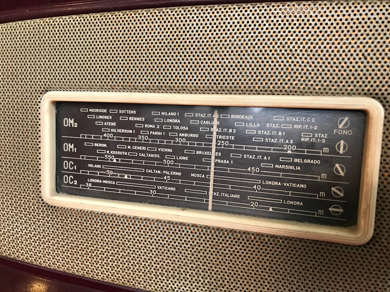 Italian radio "Marconi 1531" of the house La voce del Padrone 4