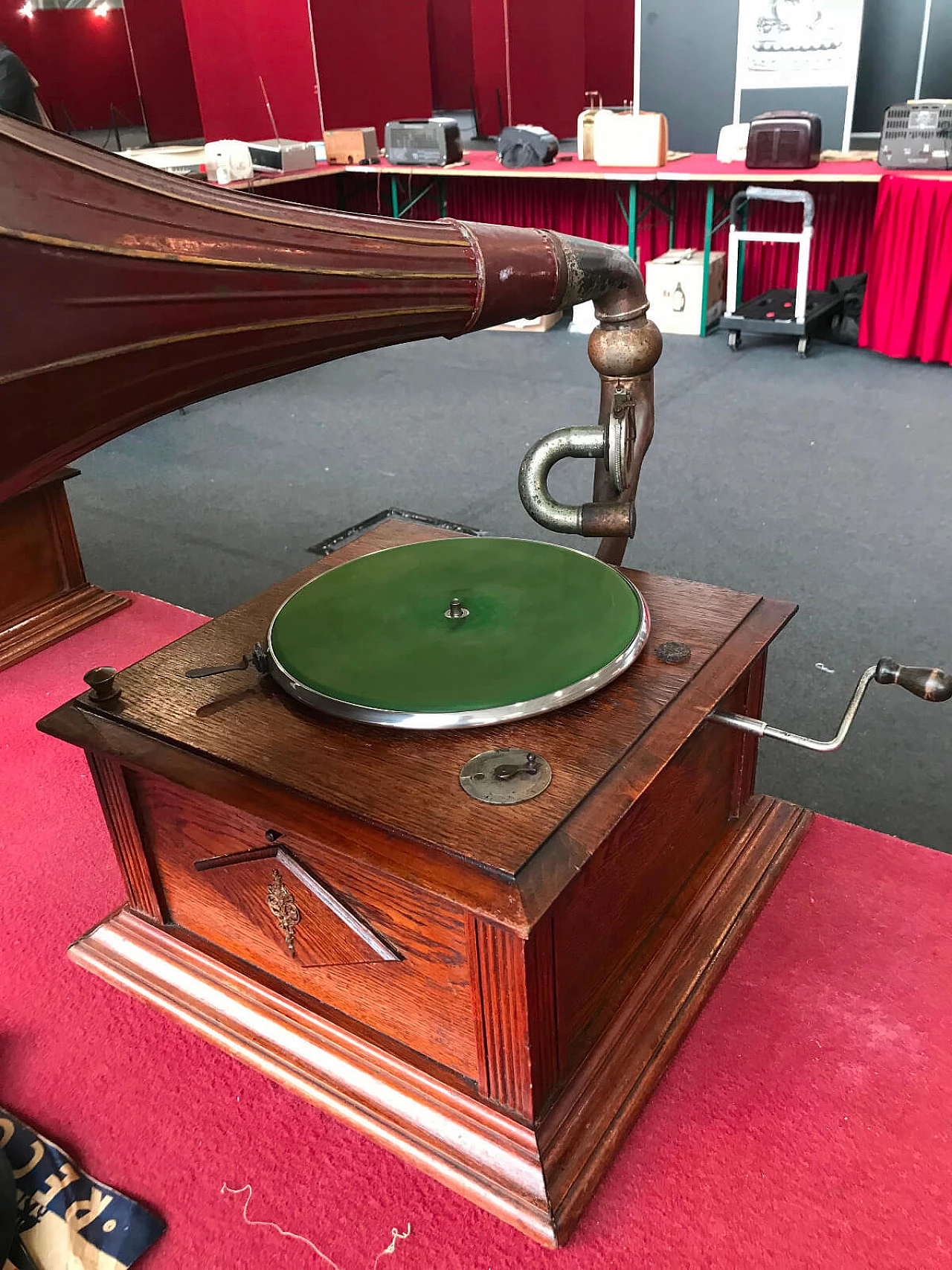 Gramophone of the red period early '900 4