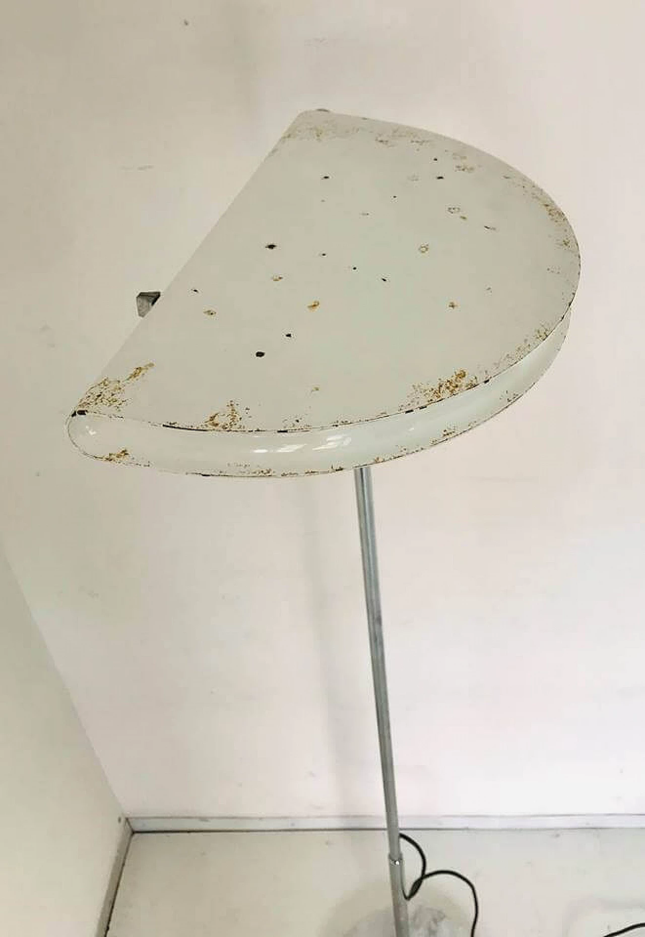 Lampada Mezzaluna Bruno Gecchelin per Skipper, anni '70 3