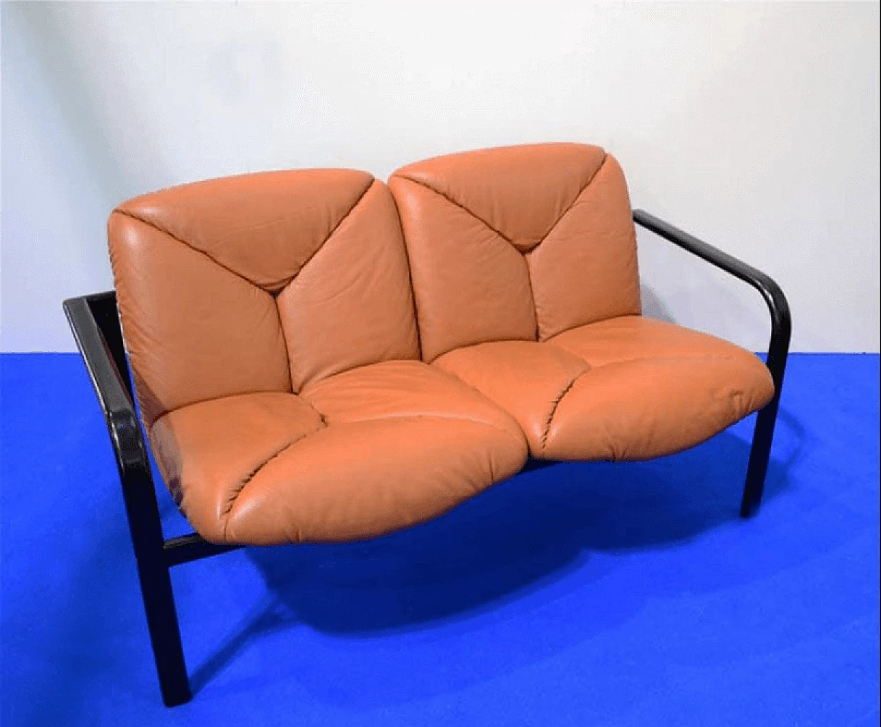 Leather sofa by Vico Magistretti for ICF/Knoll, 80's 3