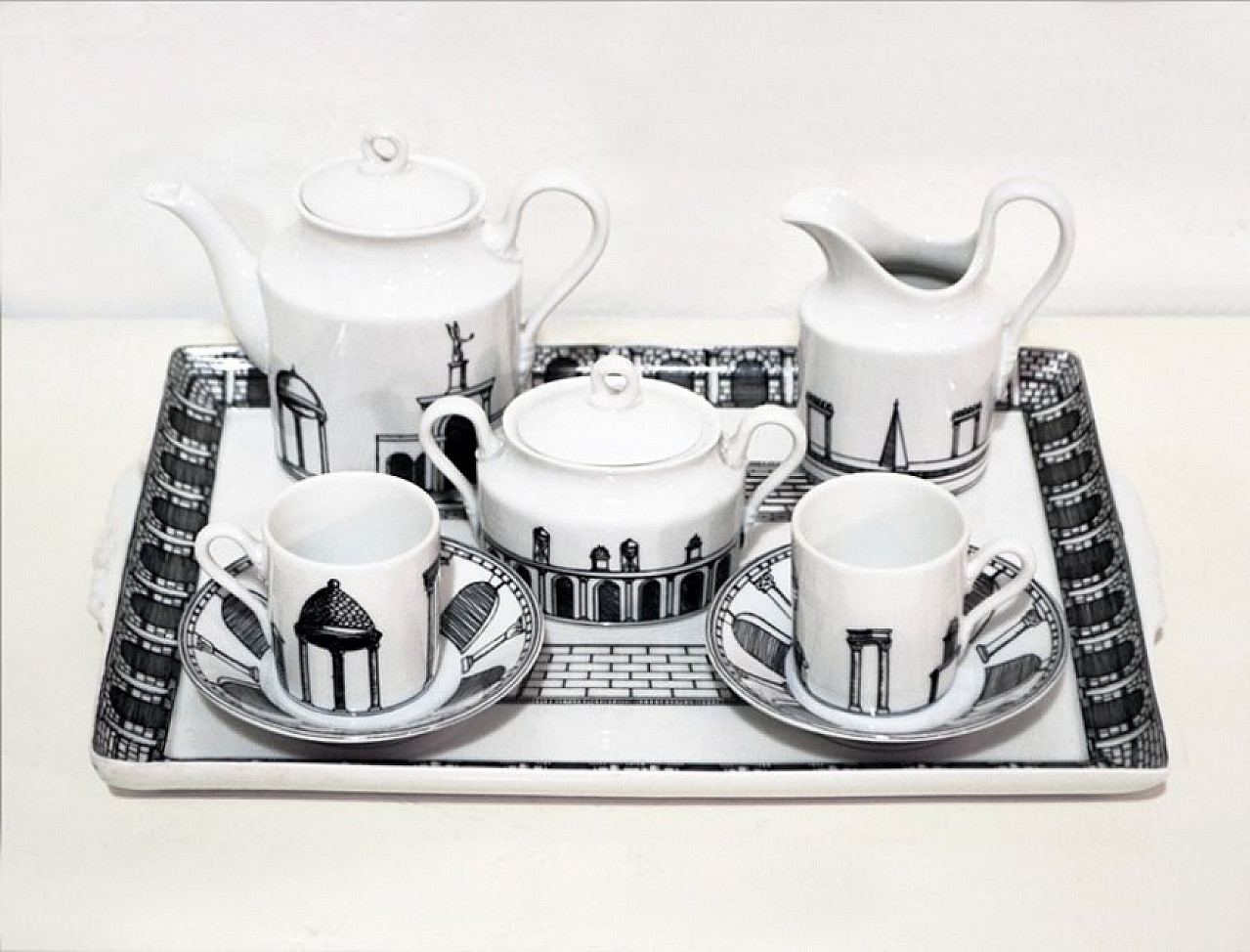 Servizio da tè in ceramica di Barnaba Fornasetti per Ginori 2