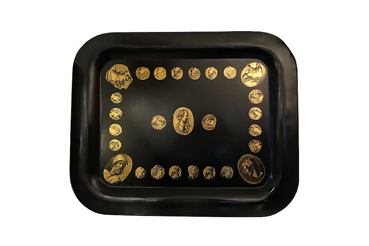 Vassoio di Piero Fornasetti con gemme dorate su fondo nero 1