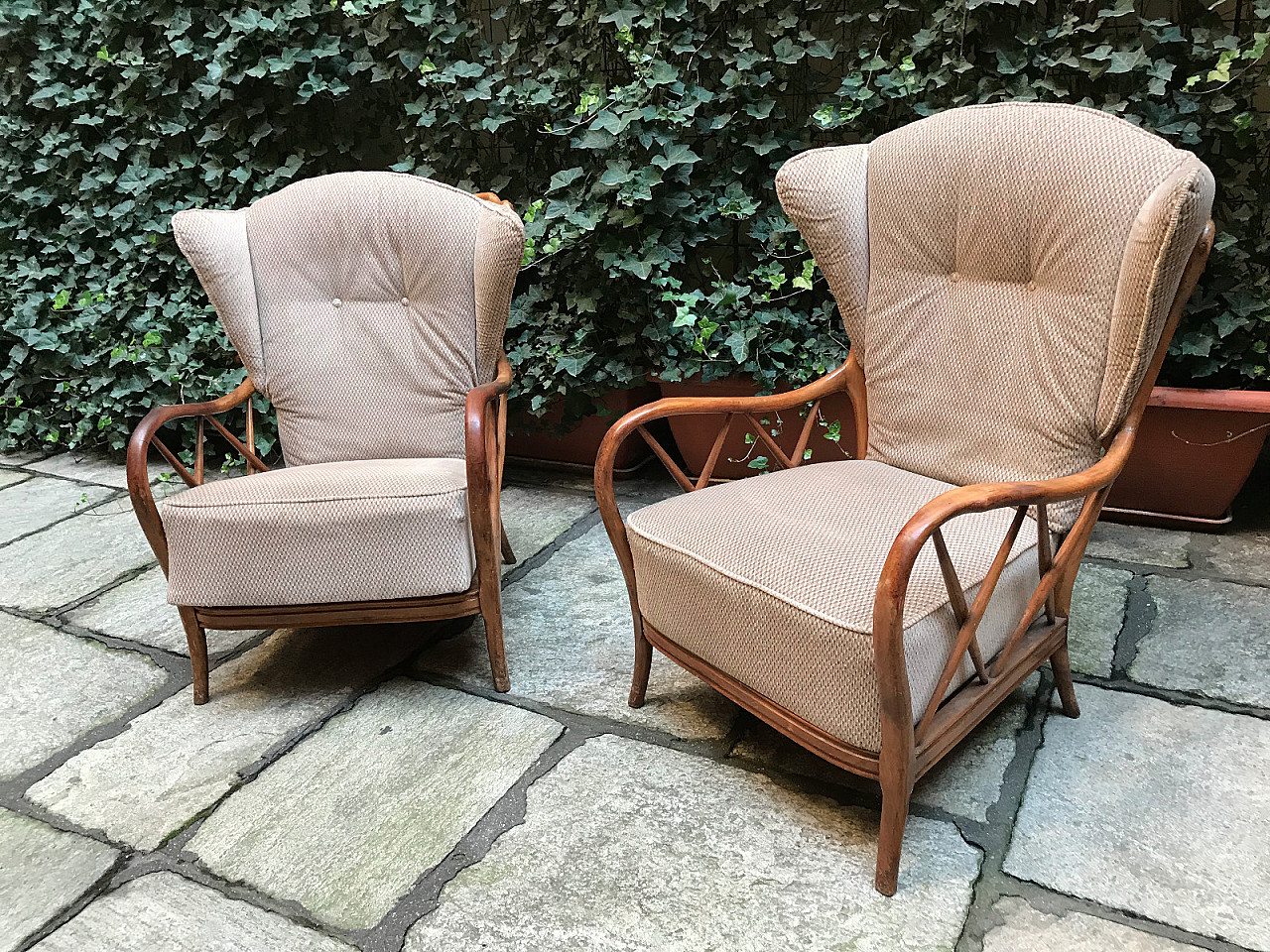 Pair of Paolo Buffa armchairs upholstered in beige, '40s 3