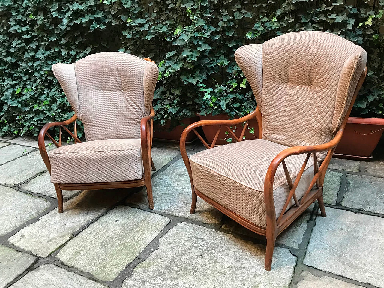 Coppia di poltrone Paolo Buffa imbottite in beige, anni '40  3