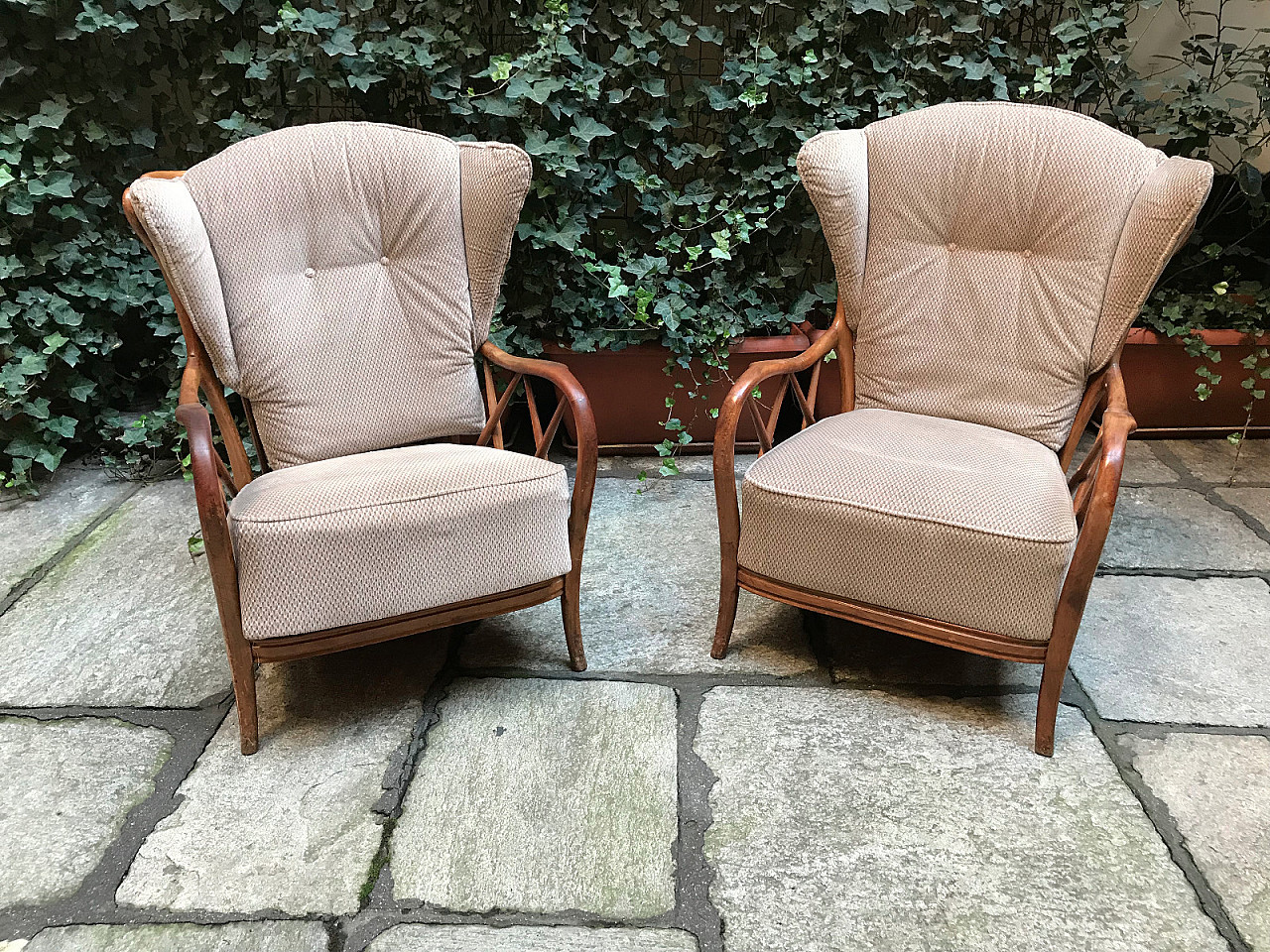 Pair of Paolo Buffa armchairs upholstered in beige, '40s 2