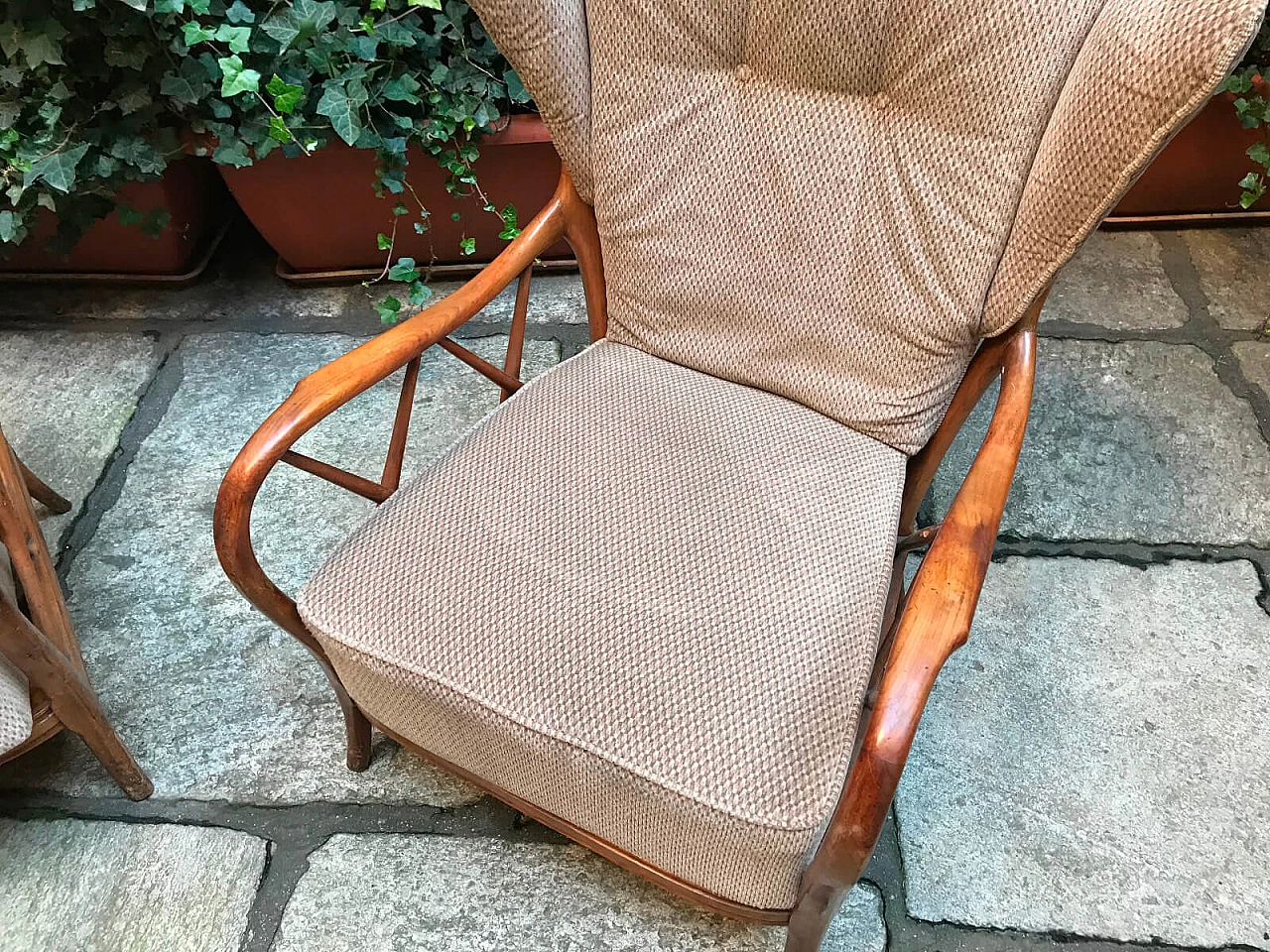 Coppia di poltrone Paolo Buffa imbottite in beige, anni '40  5