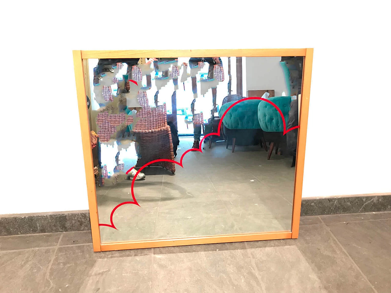 Specchio design quadrato con nuvola rossa, anni '70 1056847