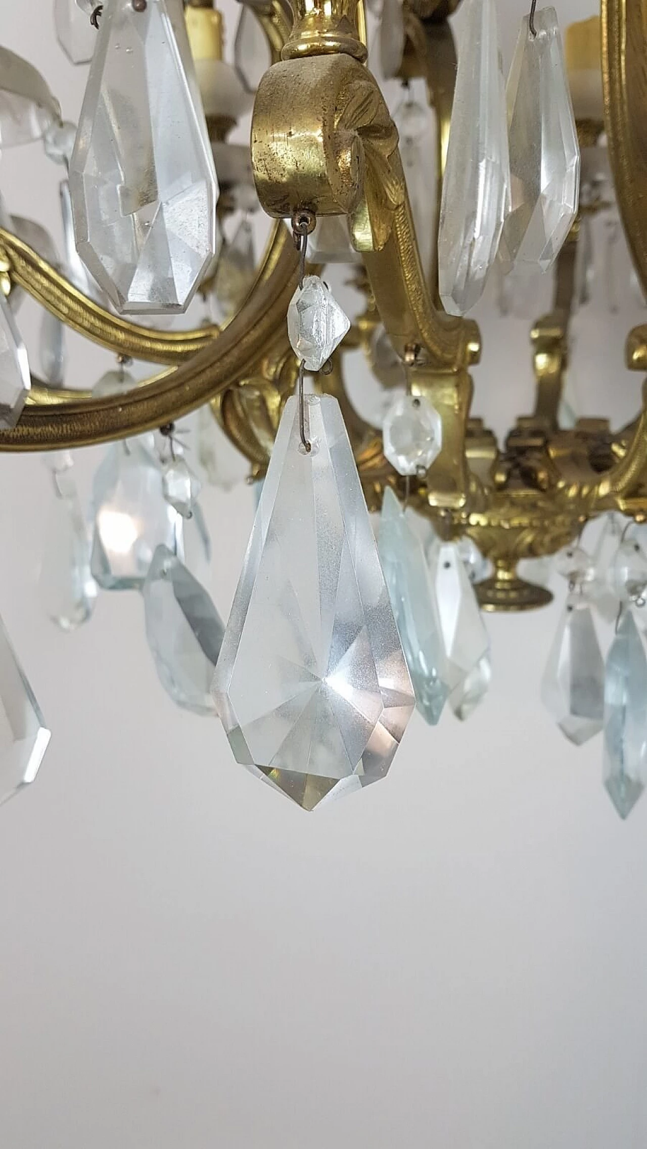 Lampadario antico in bronzo dorato cristalli 18 luci 5