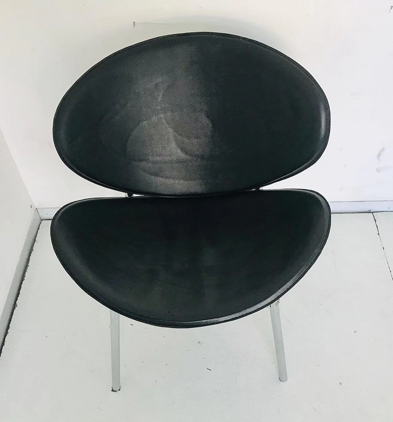 Black office chair Jacobsen style design 70's 11