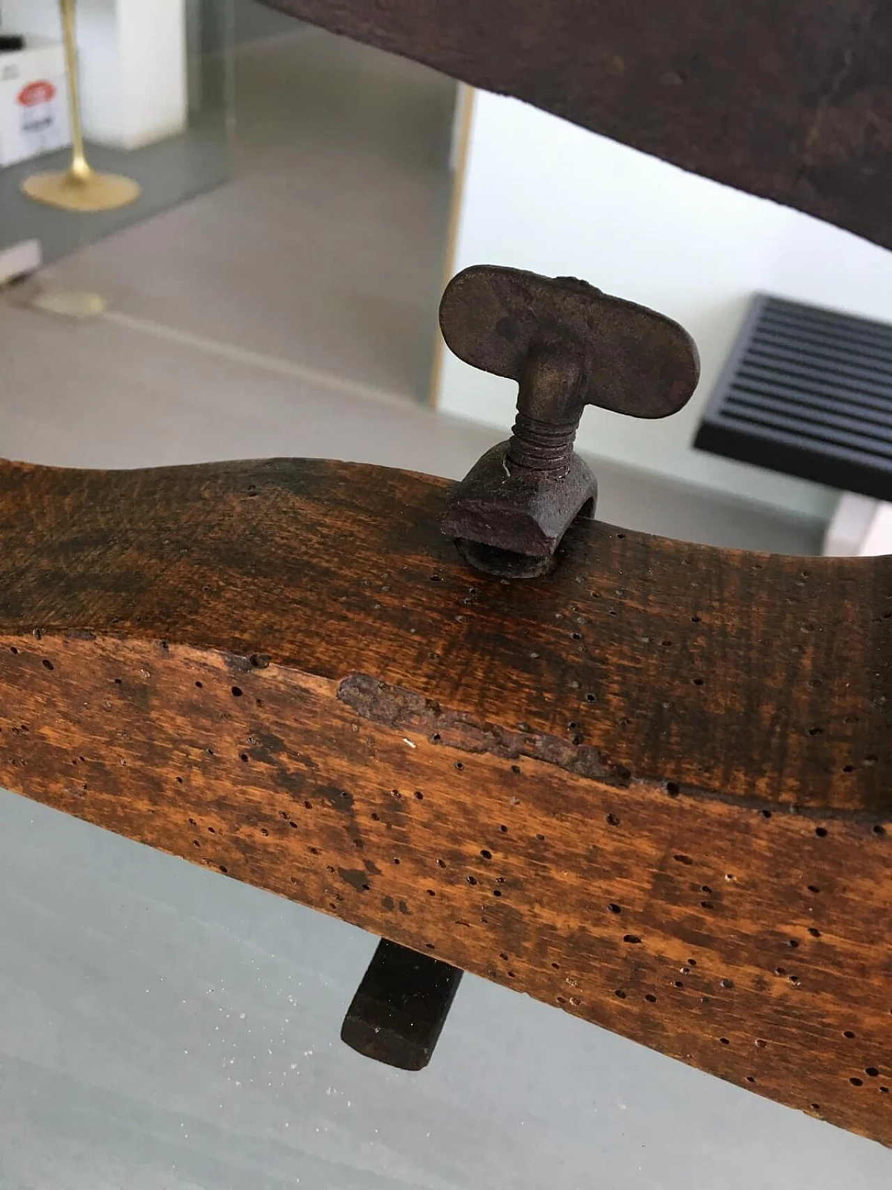 Antica imbottigliatrice in legno 7