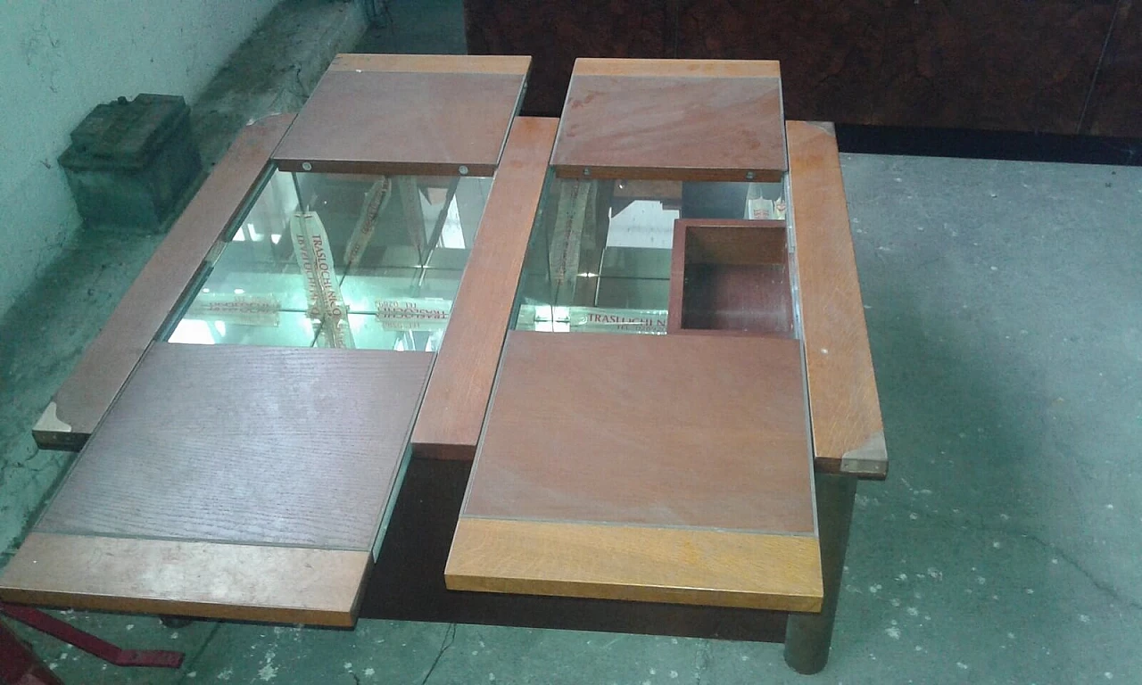 Tavolino bar in legno con ante scorrevoli e parete specchiate 5