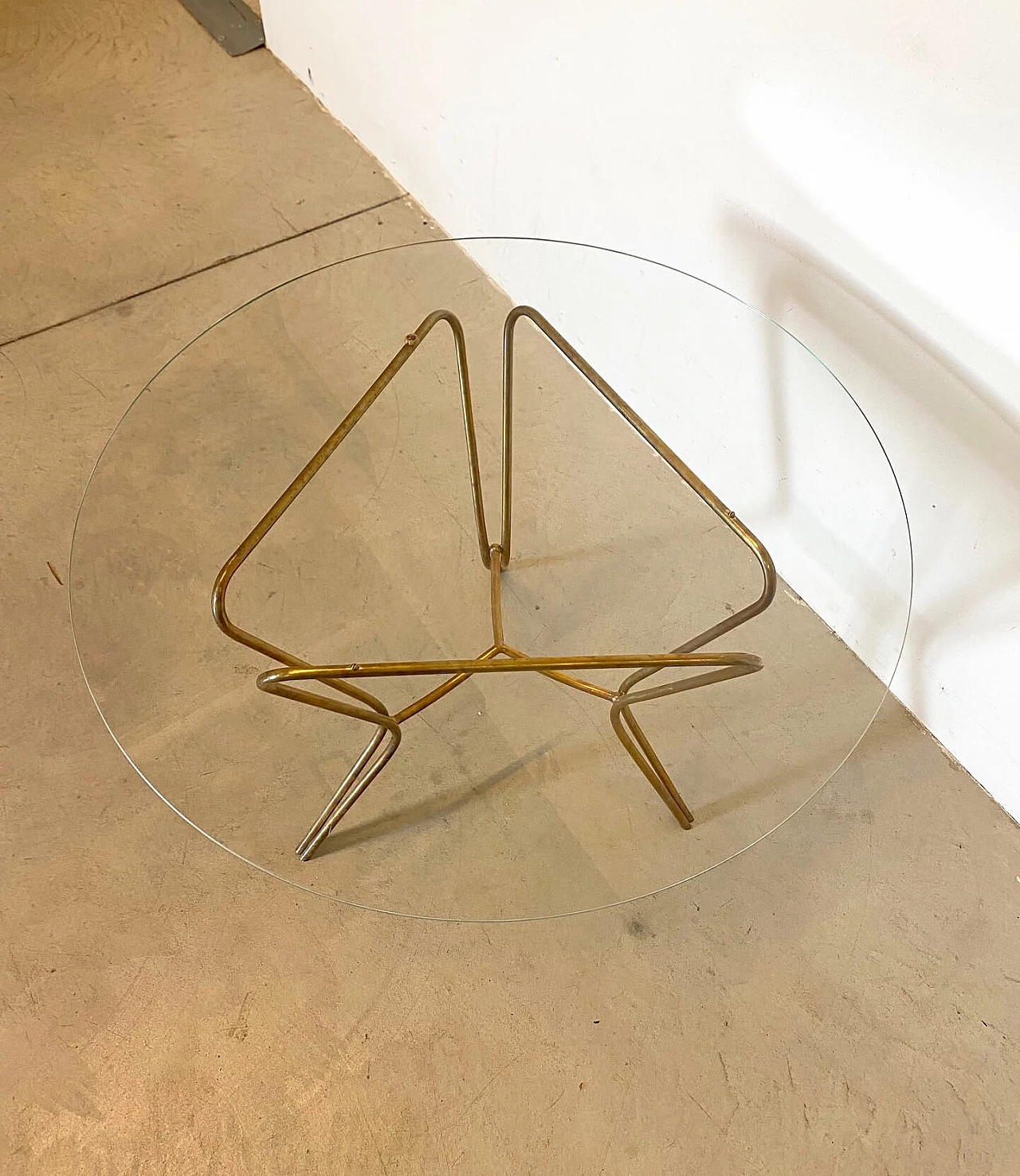 Coffee table in brass and glass, 1950s 1145394