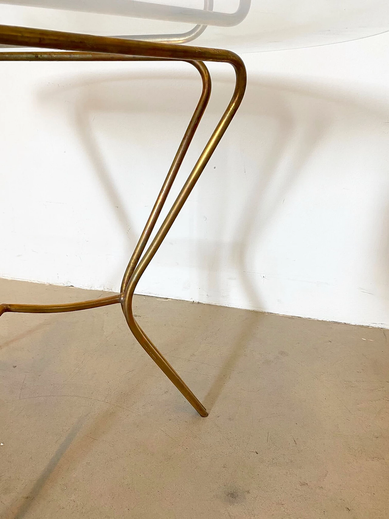 Tavolino in ottone e vetro, anni '50 1145395