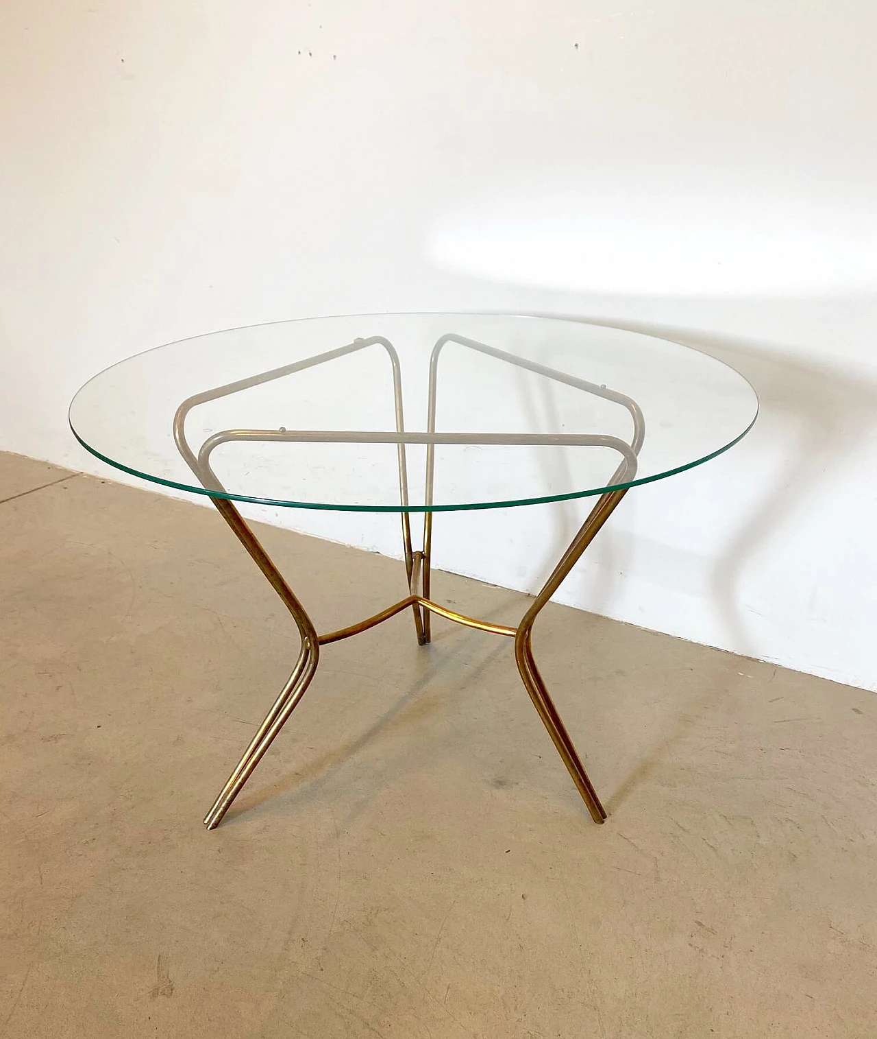 Coffee table in brass and glass, 1950s 1145396