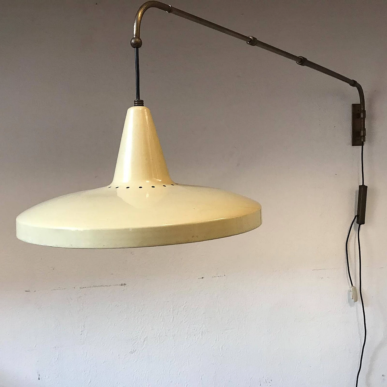 Lampada da parete allungabile in ottone, anni '60 1145763