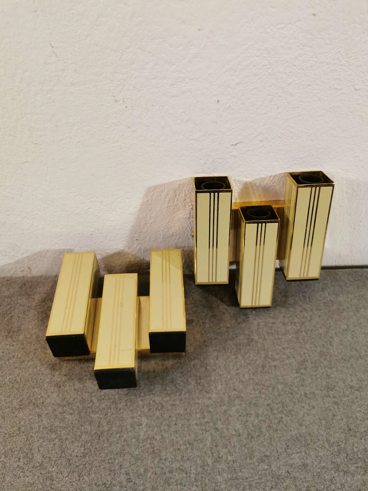 Coppia di lampade da parete in ottone, anni '70 1146094